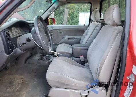 2001 Toyota Tacoma из США, поврежденный, VIN 5TEPM62N81Z732635